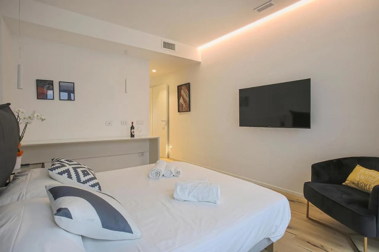 Milan Chic Luxury Apartments-Hosted By Sweetstay
